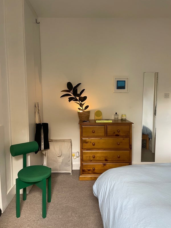 Room Larcom Street in Greater London