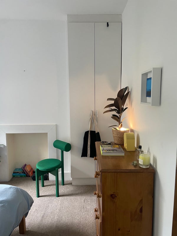 Room Larcom Street in Greater London