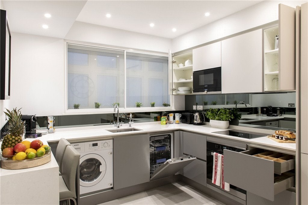 Flat South Street in City of Westminster