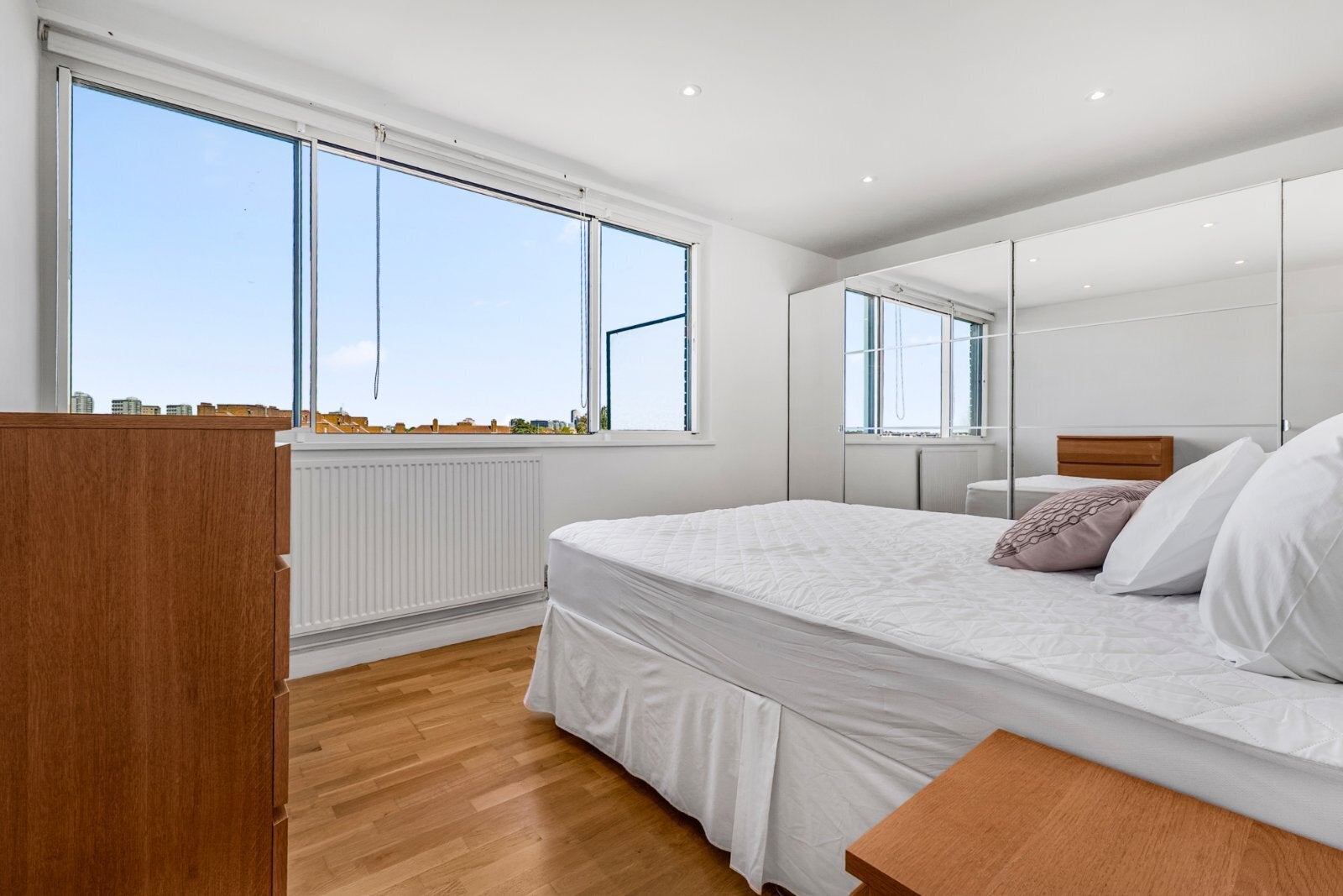 Flat Kensington Park Road in Greater London