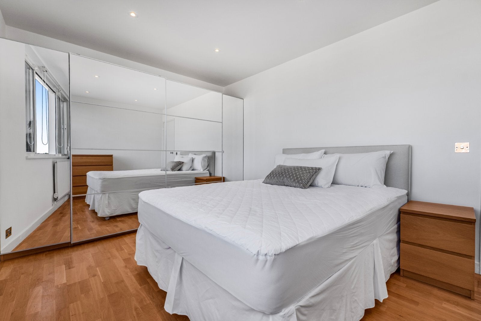 Flat Kensington Park Road in Greater London
