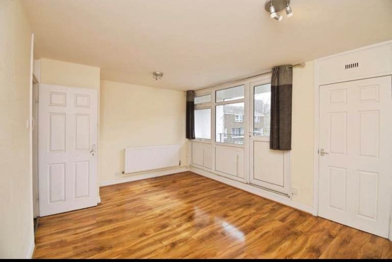 Flat Gough Walk in Greater London
