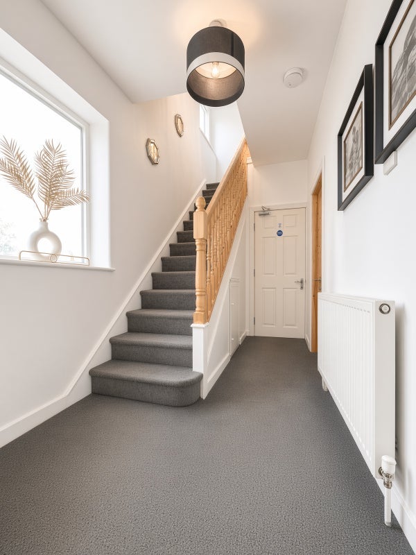 Room Barkway Road in Trafford