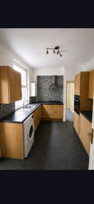 Room Blaencaerau Road in Caerau