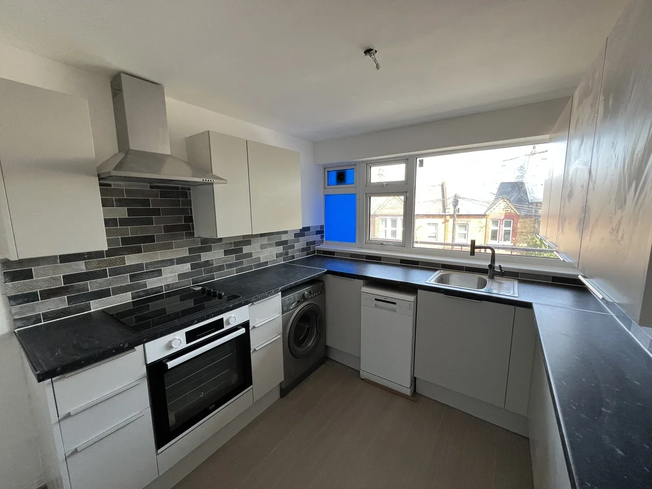 Flat Kilburn Lane in City of Westminster