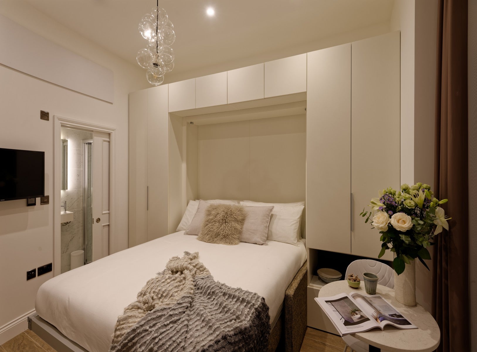 Flat Linden Gardens in Greater London