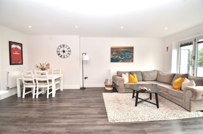 Flat Goring Road in Greater London