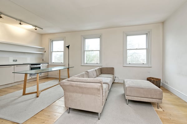 Flat Fellows Road in Greater London