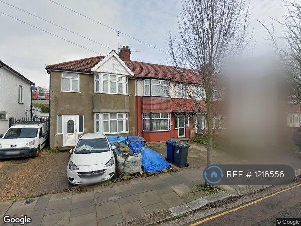 House Tavistock Avenue in Greater London