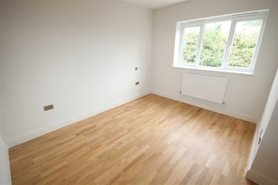 Flat Mount Pleasant in Greater London