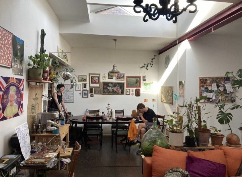 Room Vale Road in Greater London