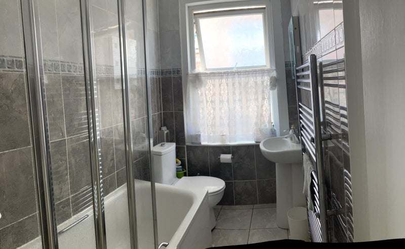 Room Heming Road in Greater London
