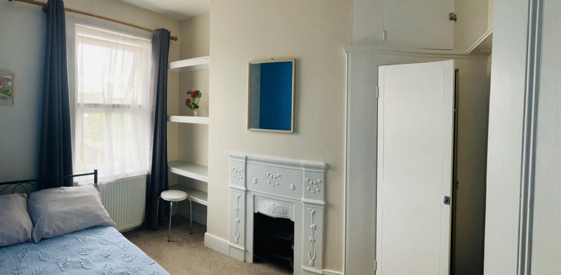 Room Heming Road in Greater London