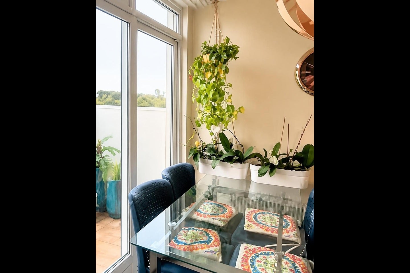 Room Lansdowne Way in Greater London