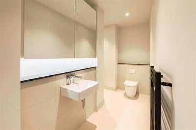 Flat Lyon Road in Greater London