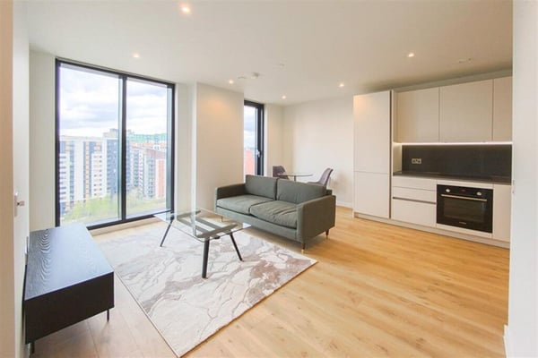 Flat Lyon Road in Greater London