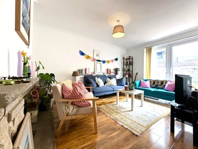 House Avis Square in Greater London