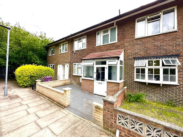 House Avis Square in Greater London