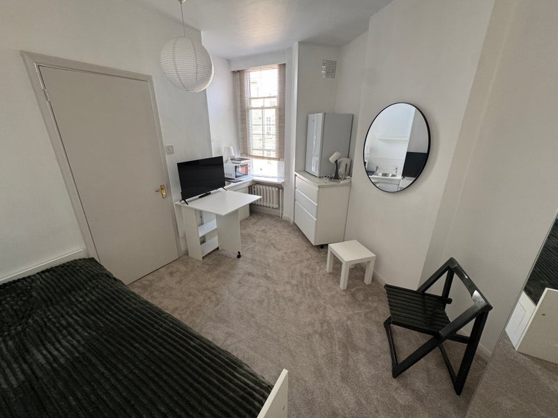 Room Fitz-James Avenue in Greater London