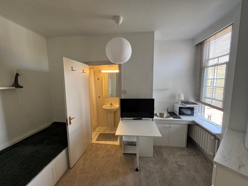 Room Fitz-James Avenue in Greater London
