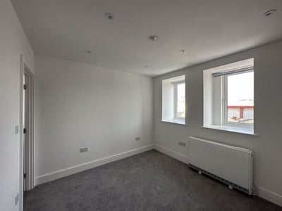 Flat Cawdor Crescent in Greater London