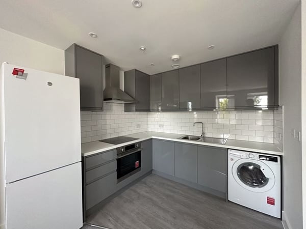 Flat Cawdor Crescent in Greater London