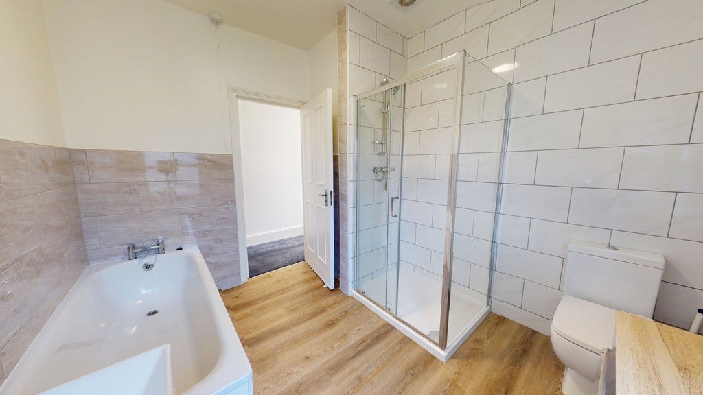 Flat Ruskin Walk in Greater London