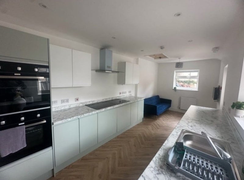 Room Lodge Causeway in Bristol