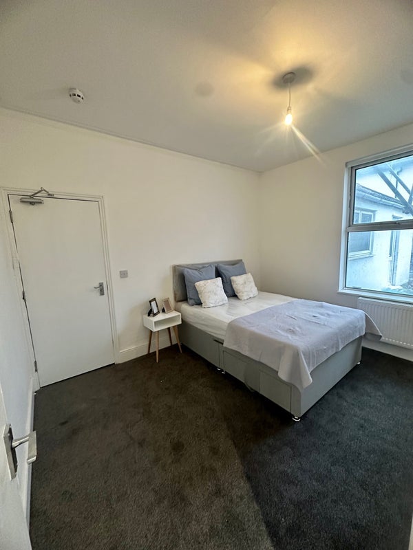 Room Lodge Causeway in Bristol