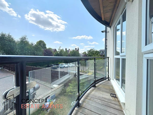 Flat Eaton Road in Greater London