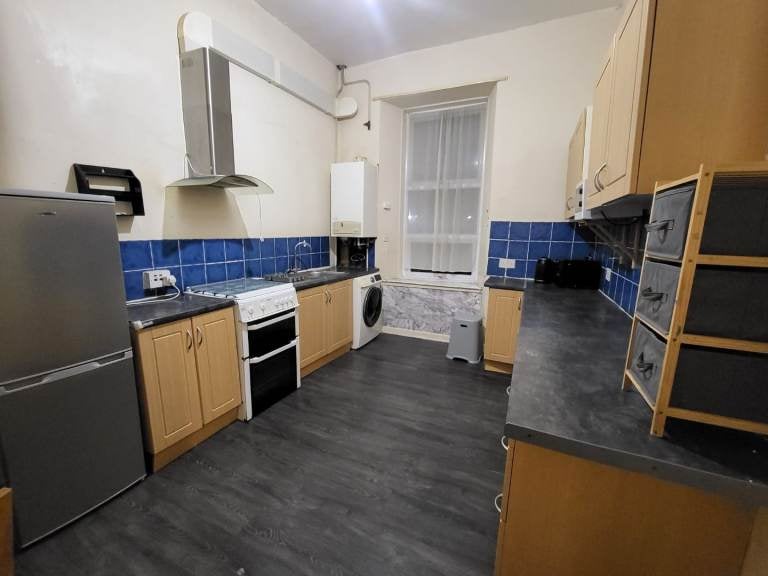 Flat Whitefield Road in Glasgow
