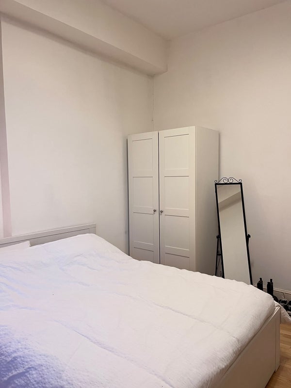 Room Holland Road in Greater London
