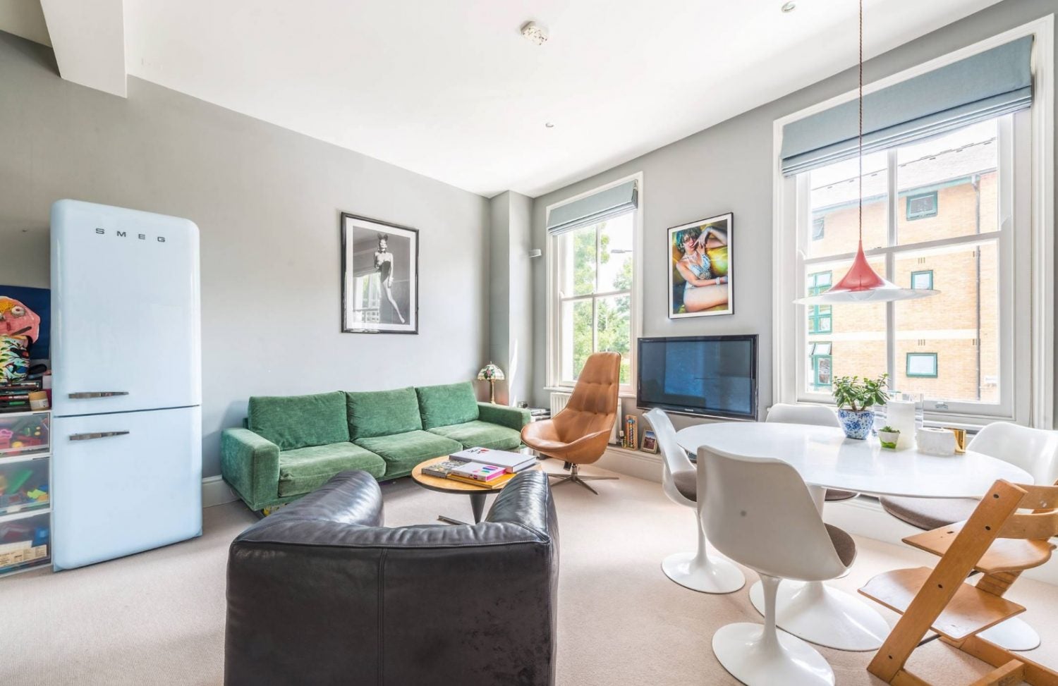 Flat Bramley Road in Greater London