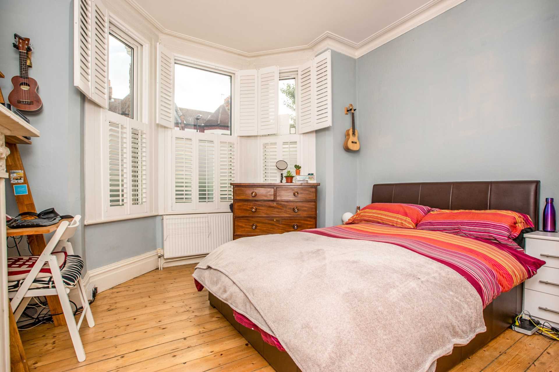 Room Dongola Road in Greater London