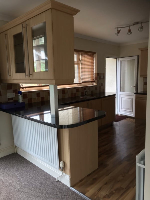 Room Brackenwood Road in Clevedon