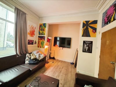 Room Slade Lane in Manchester