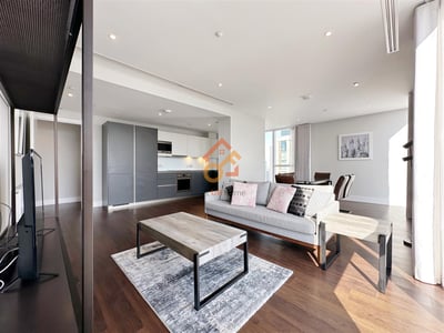Flat Harbour Way in Greater London