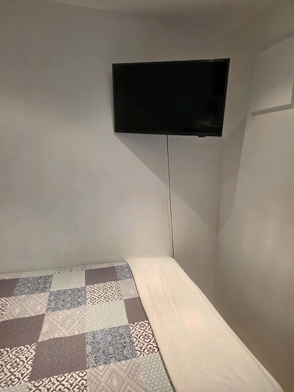Room Graham Road in Greater London