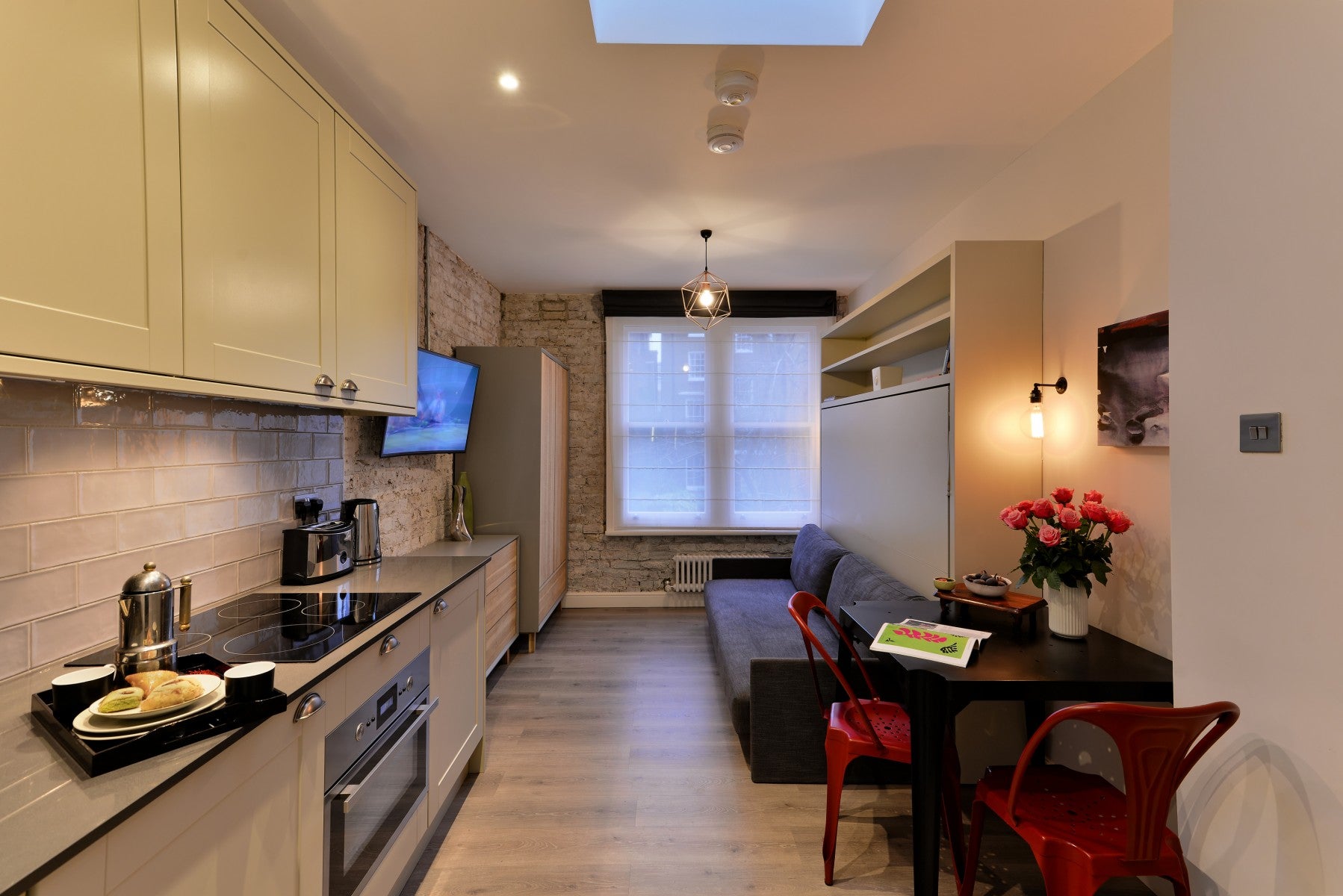 Flat Linden Gardens in Greater London