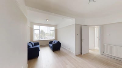 Flat Long Lane in Greater London