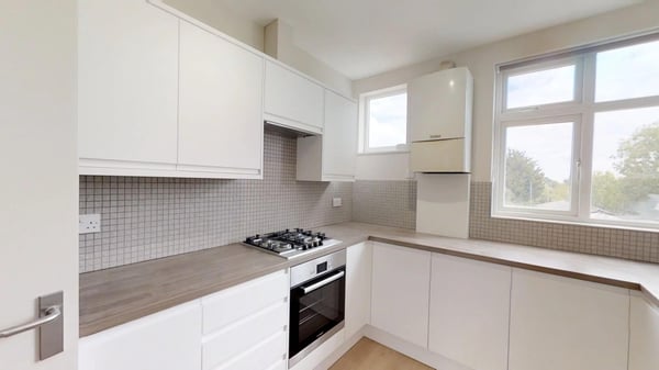 Flat Long Lane in Greater London