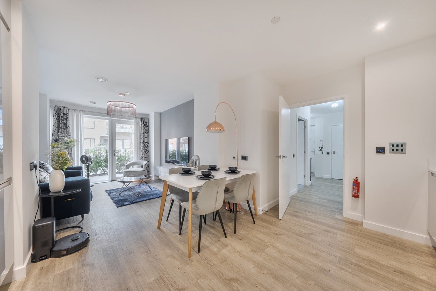 Room Broadwater Road in Greater London