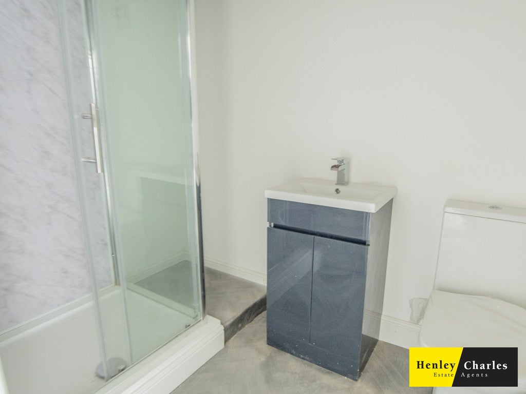 Flat Vicarage Place in Walsall