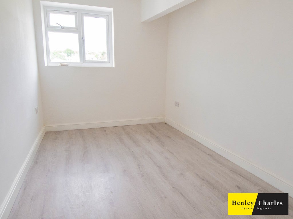 Flat Vicarage Place in Walsall