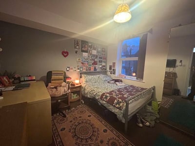 Room Midland Avenue in Nottingham