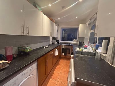 Room Midland Avenue in Nottingham