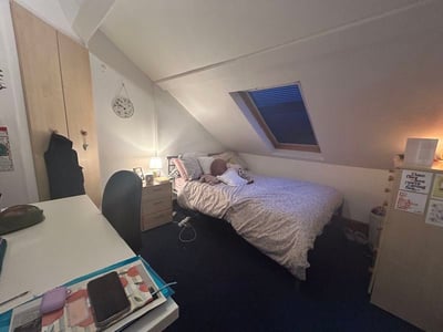 Room Midland Avenue in Nottingham