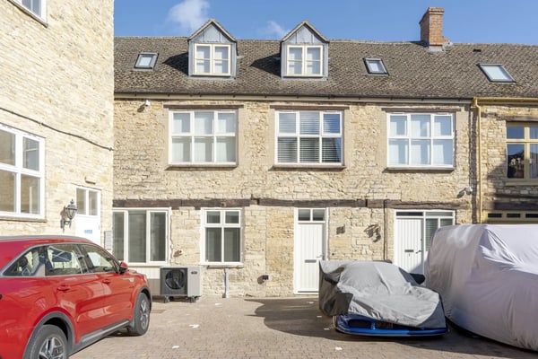 Flat Glovers Walk in West Oxfordshire