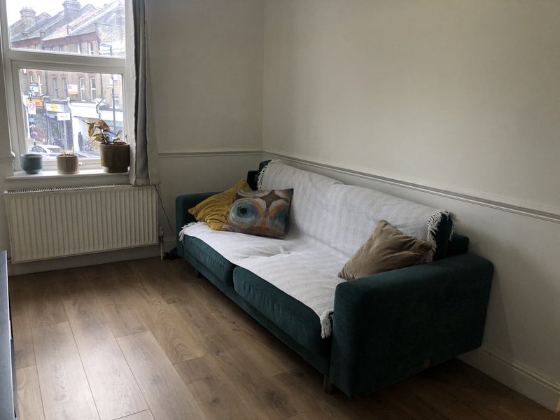 Flat Lewisham Way in Greater London