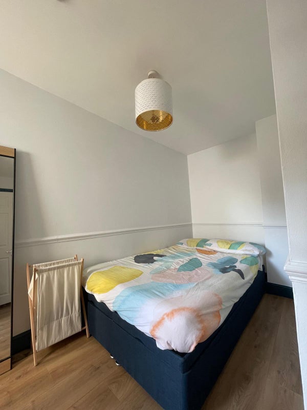 Flat Lewisham Way in Greater London